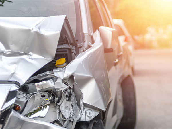 a car with major damage in the front